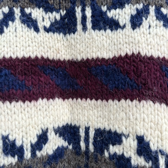 Vintage Caravan Hand Knit Sweater - Cream, Blue, Maroon - made in Equador - XL - Picture 4 of 6